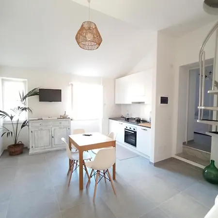 Ca' Du Marchin, Noli. Appartement Noli